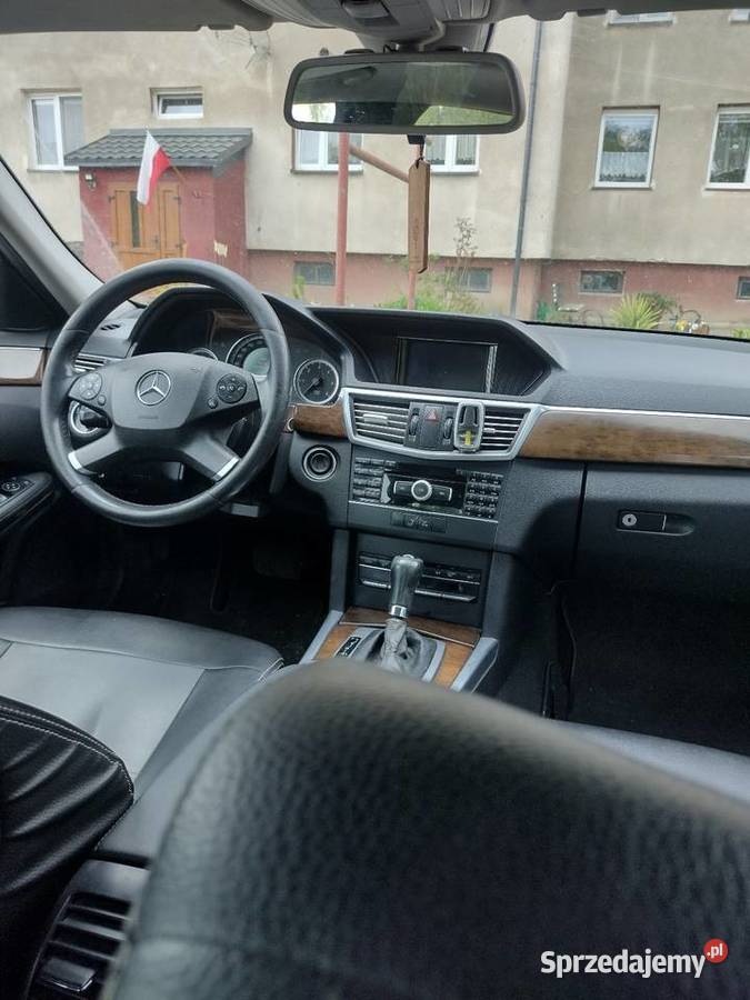 Okazyjnie Mercedes E Klasa W 212 Rocznik 2011 kupiony w Polsce Strzelno