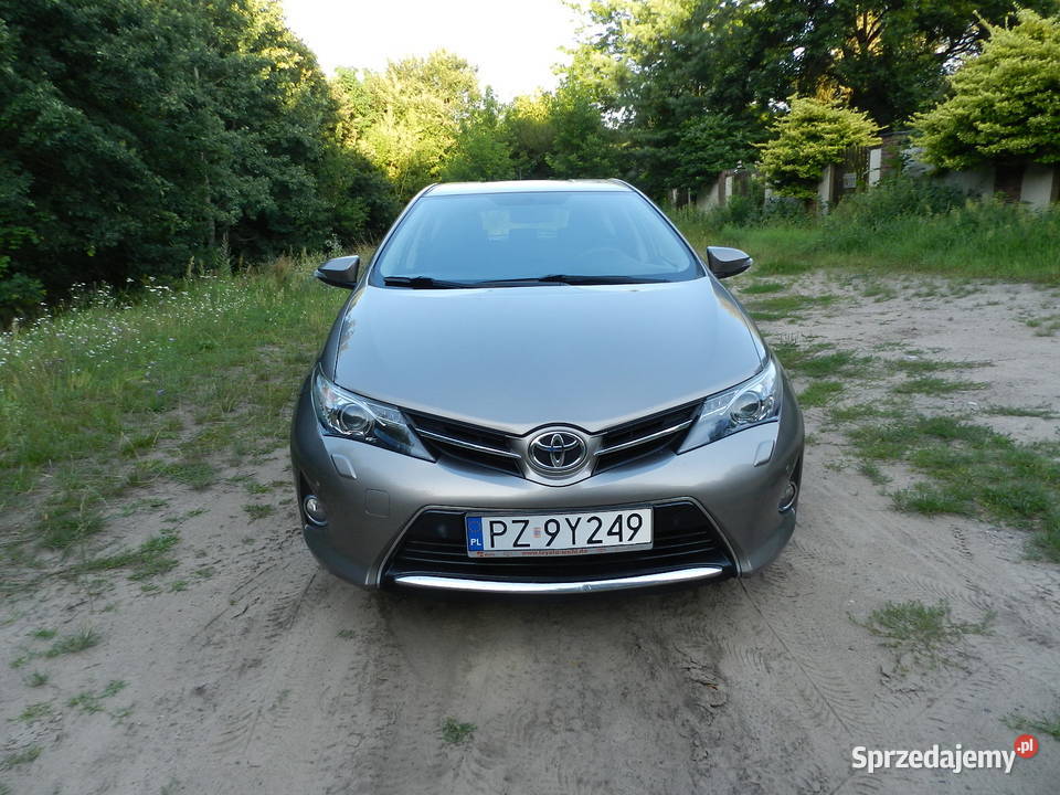 Toyota Auris II Benzyna 16 śliczna SERWISOWANA Puszczykowo sprzedam
