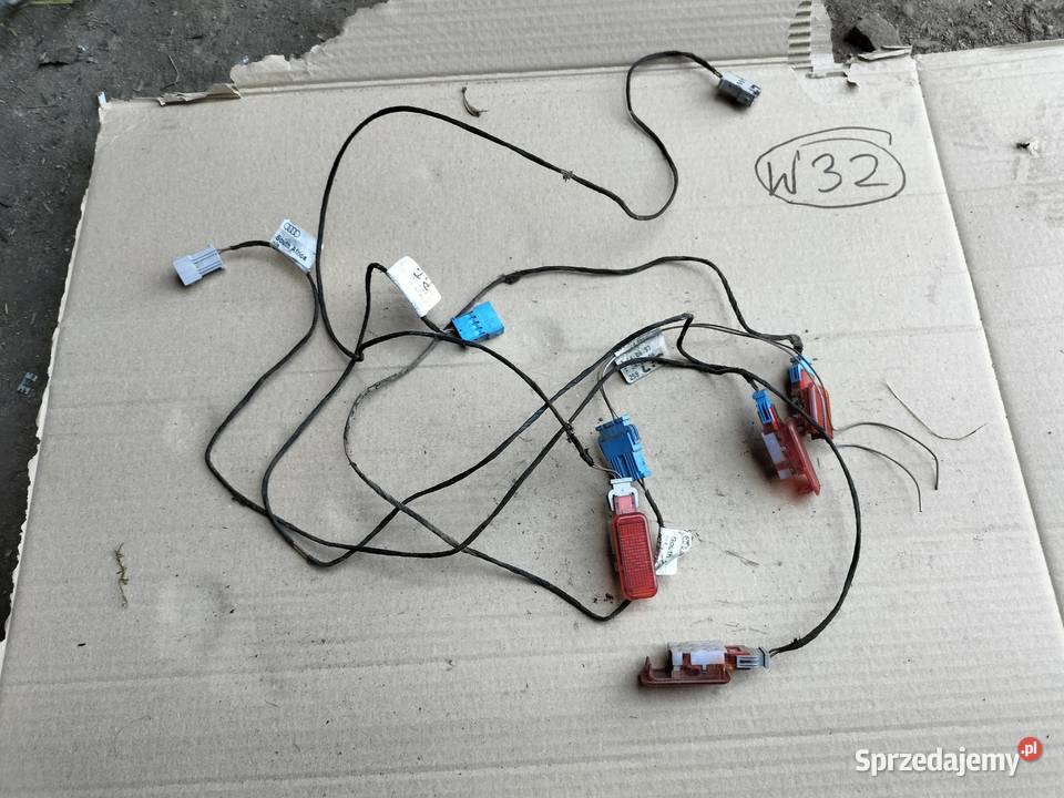 AUDI A4B5 A4 B5 LAMPKA BOCZKA DRZWI PRAWA LEWA osobowe lubelskie