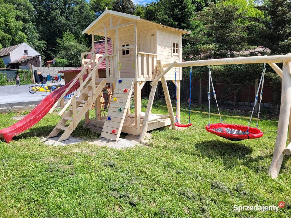 Plac zabaw z bocznym tarasem huśtawki ślizg Poznań