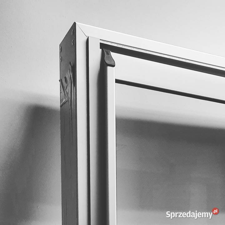okno do kontenera w ramie 10 przesuwne w bok z Poznań