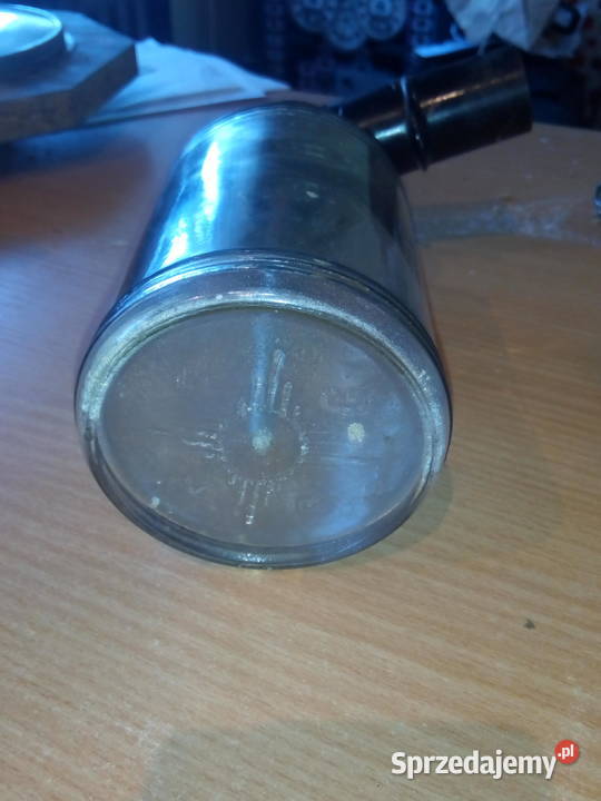 Stary bajer do malowania ścian natryskowo