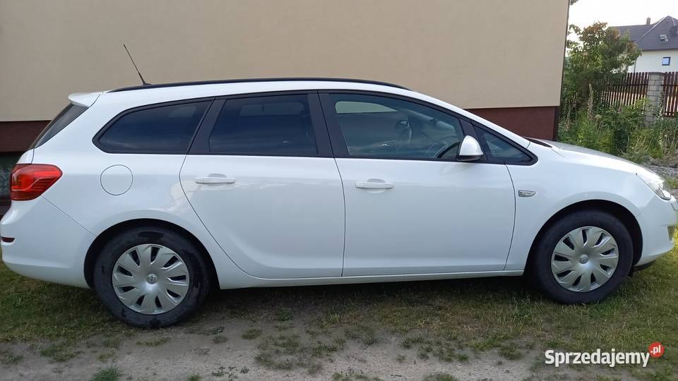 Opel Astra J Sports Tourer 140 LPGGAZ 225000km Astra Parczew sprzedam