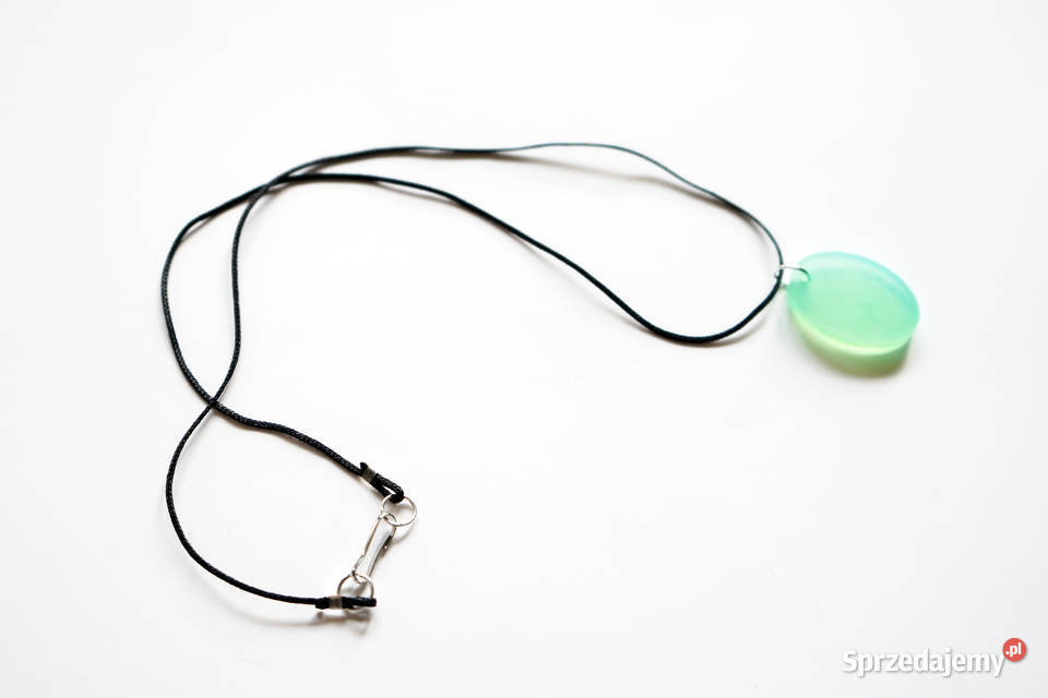 Jasnozielony owalny wisiorek z żywicy mazowieckie Warszawa