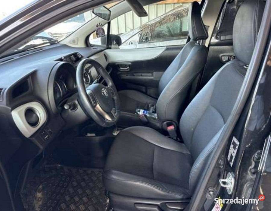 Toyota Yaris 2014 Hybryda 15 sanki airbagi deska Zamość sprzedam