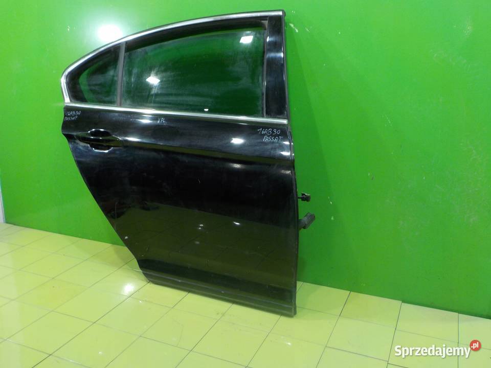VW PASSAT B8 19r SEDAN 4D drzwi prawe tyl Suków