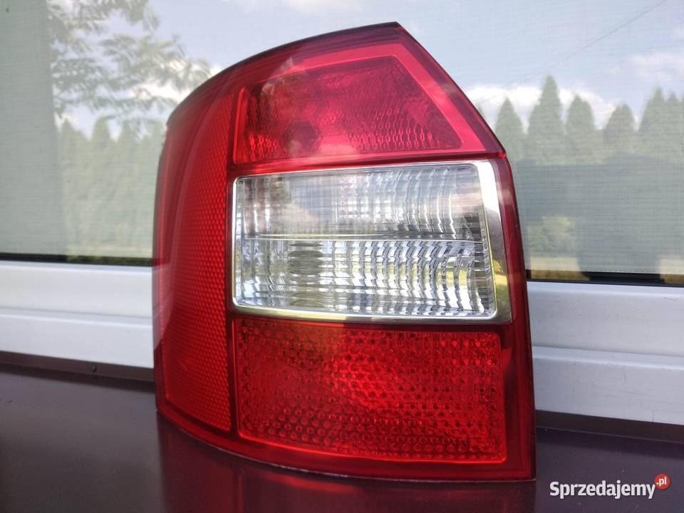 Audi A4 B6 kombi Avant lampa tył tylna lewa łódzkie Sieradz