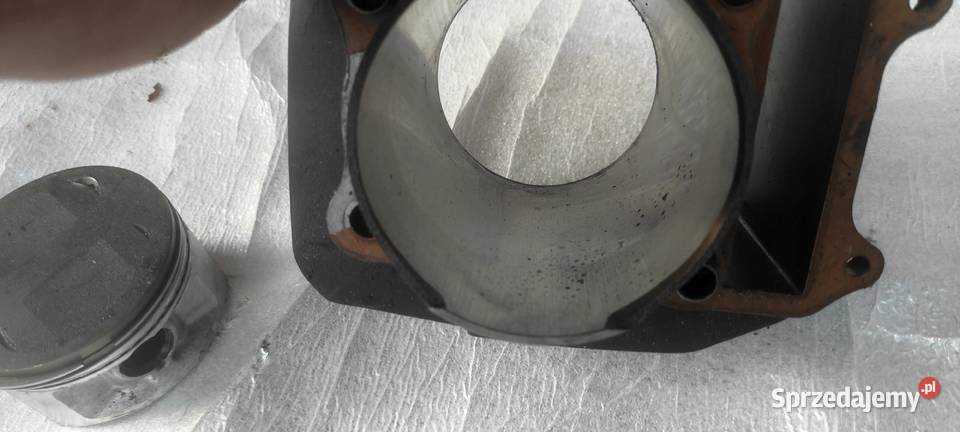 Suzuki Dr 600 tłok cylinder