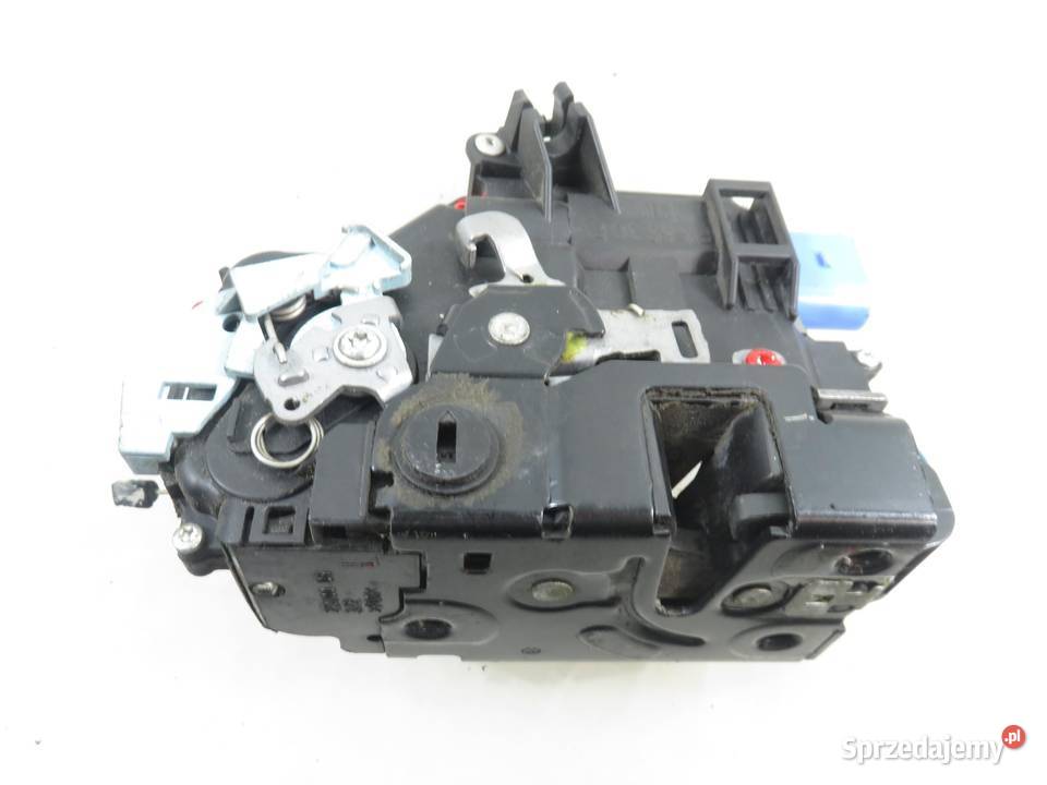 ZAMEK LEWY TYLNY VW TOURAN II 1T3