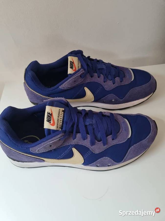 Nike Buty Venture Runner granatowe niebieskie niebieski