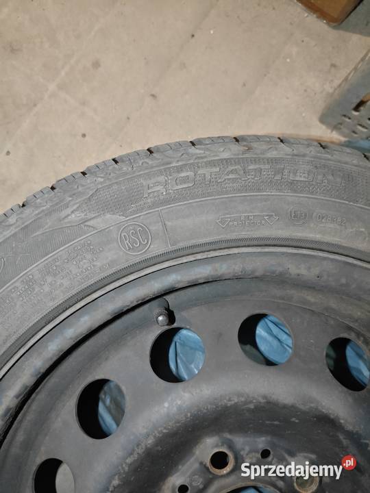 Opony zimowe runflat Goodyear 19555R16 stan 2 Samochodowe Samochodowe Radom sprzedam
