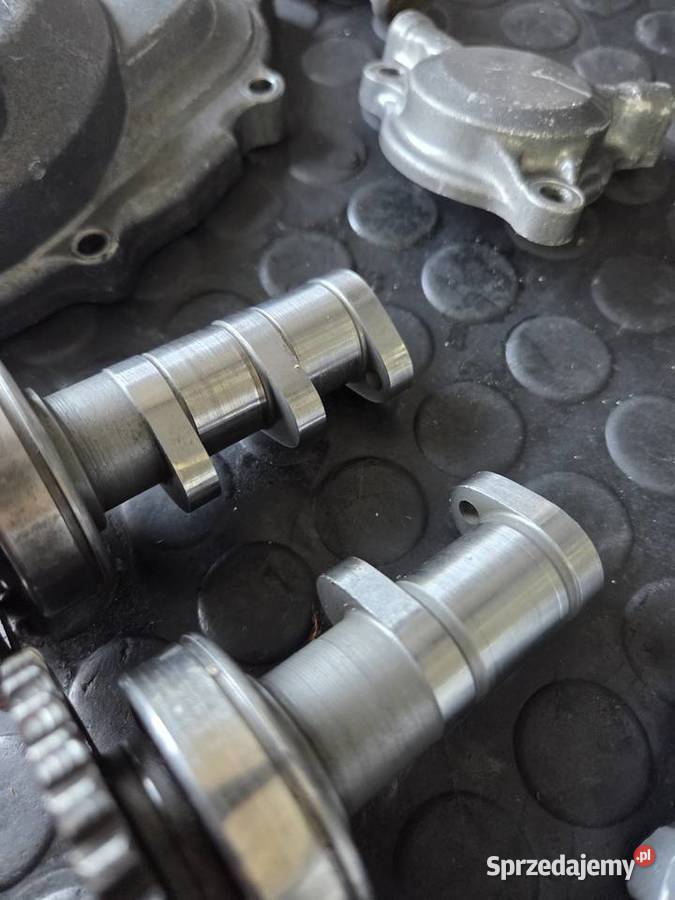 Części silnikowe yzf 250 01 13r głowica kartery