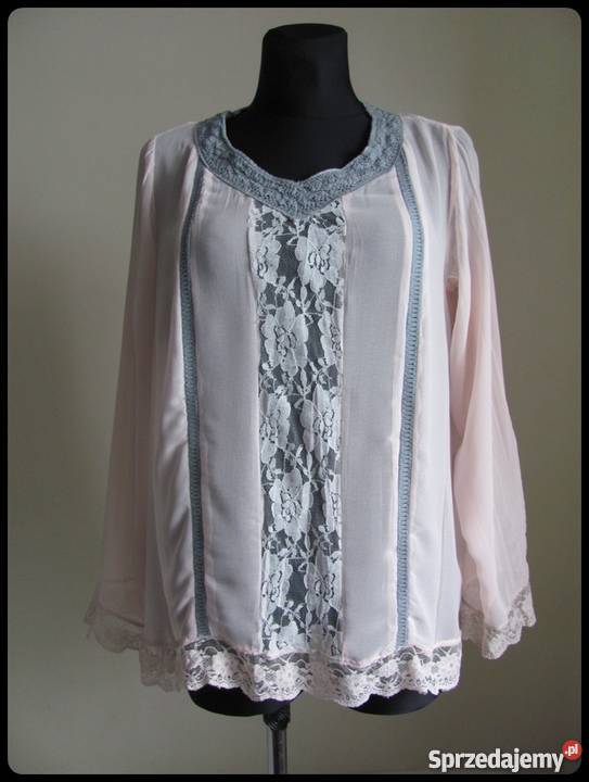 Śliczna romantyczna bluzka mgiełka z koronka 42