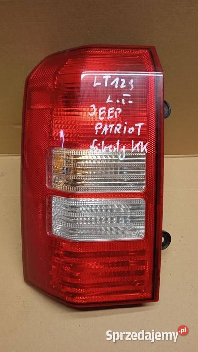 JEEP PATRIOT PK LAMPA TYŁ LEWA Zbierkowo