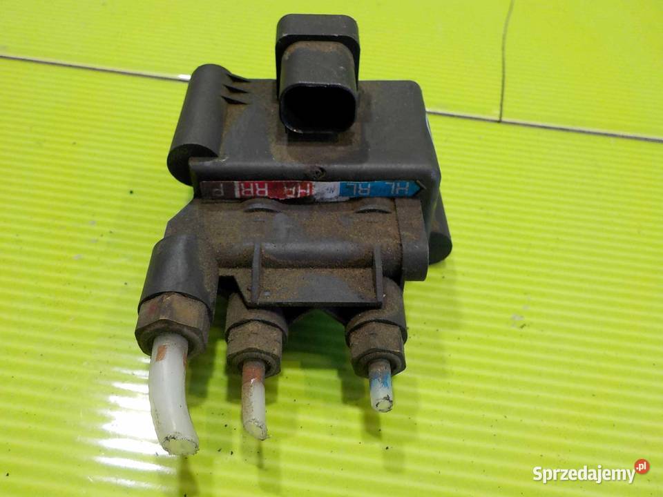 MERCEDES R W251 07r rozdzielacz zawor osobowe mazowieckie Suków