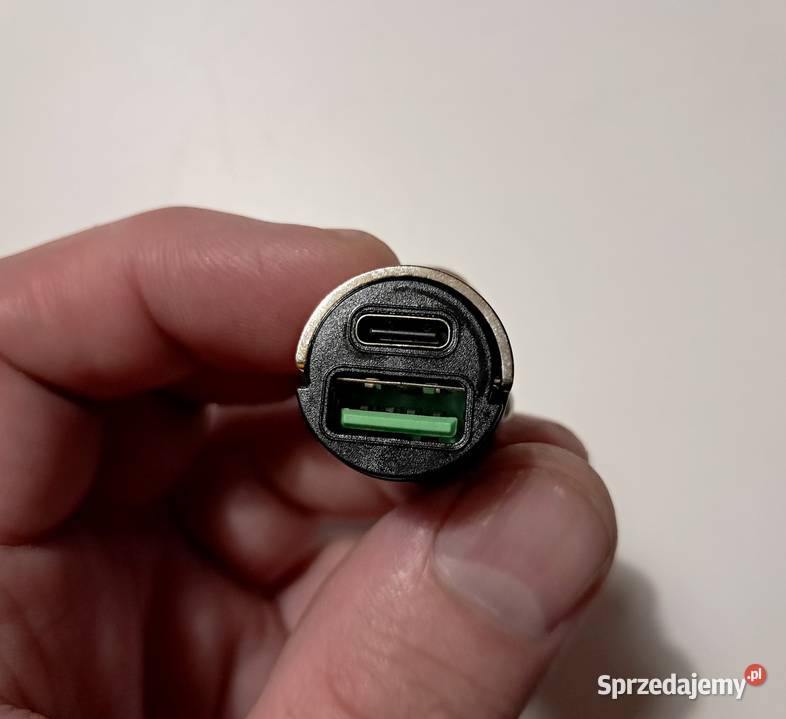 Ładowarka samochodowa USBC plus USB 12V 24V do Kraków sprzedam