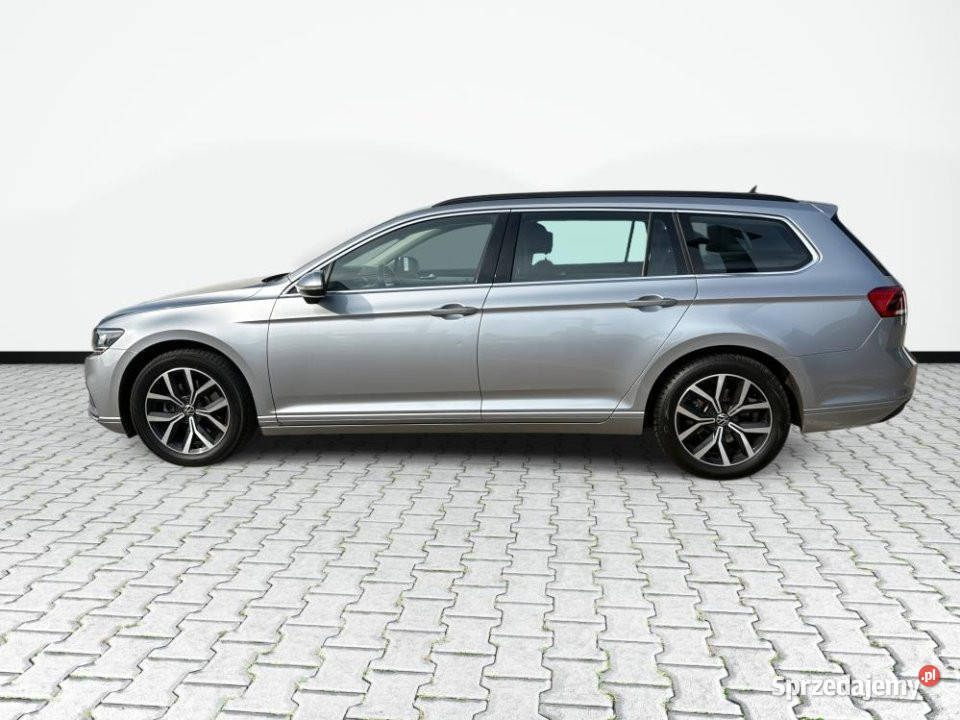 Volkswagen Passat 2023r Salon 200 Automat Warszawa