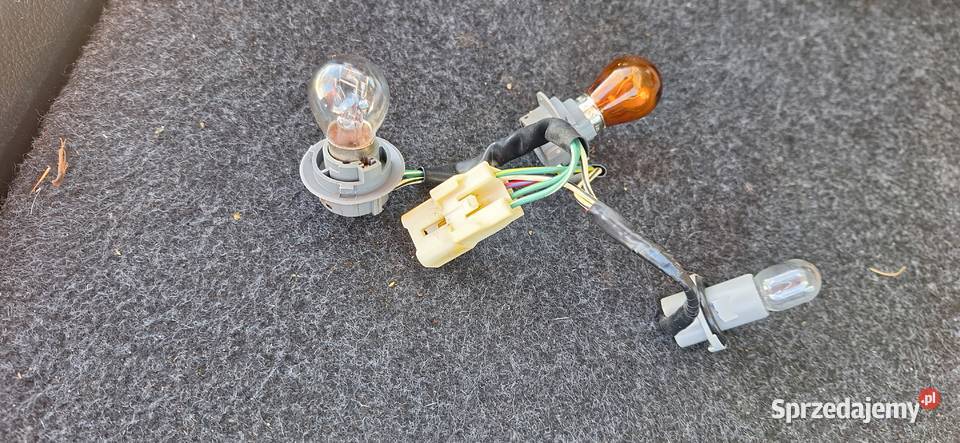 TOYOTA YARIS III 2011 OPRAWKA WIĄZKA WKŁAD LAMPY Brzesko
