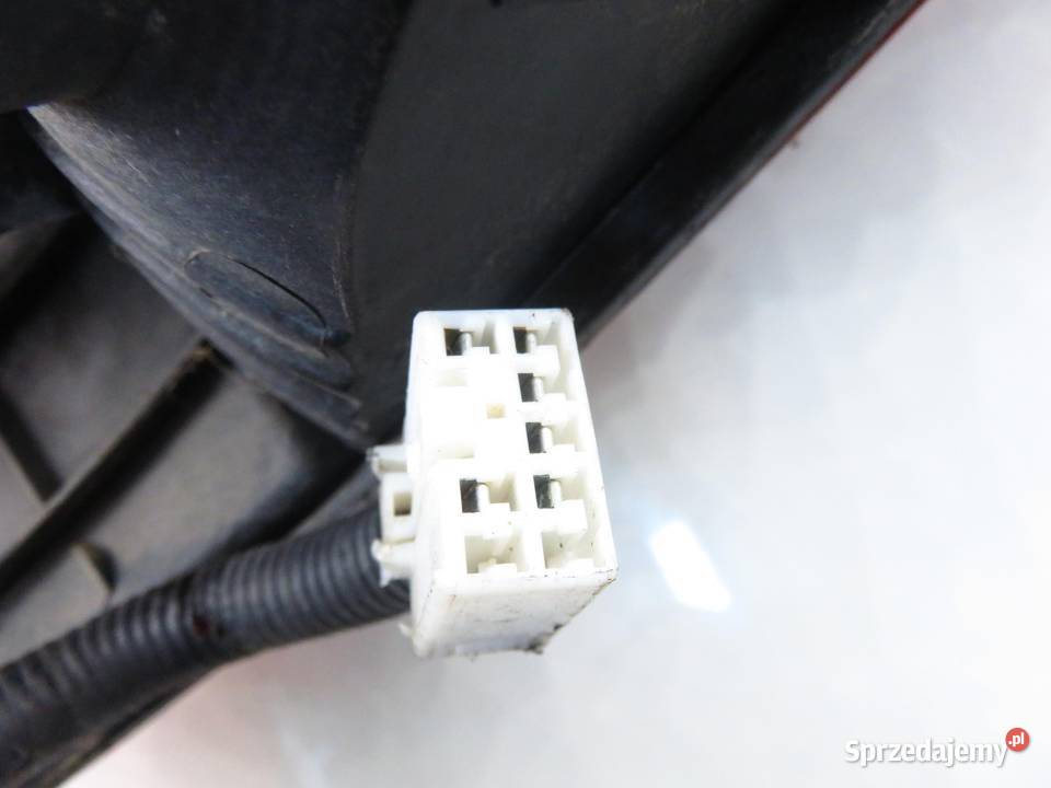 LAMPA PRAWA TYLNA KIA SORENTO I JC