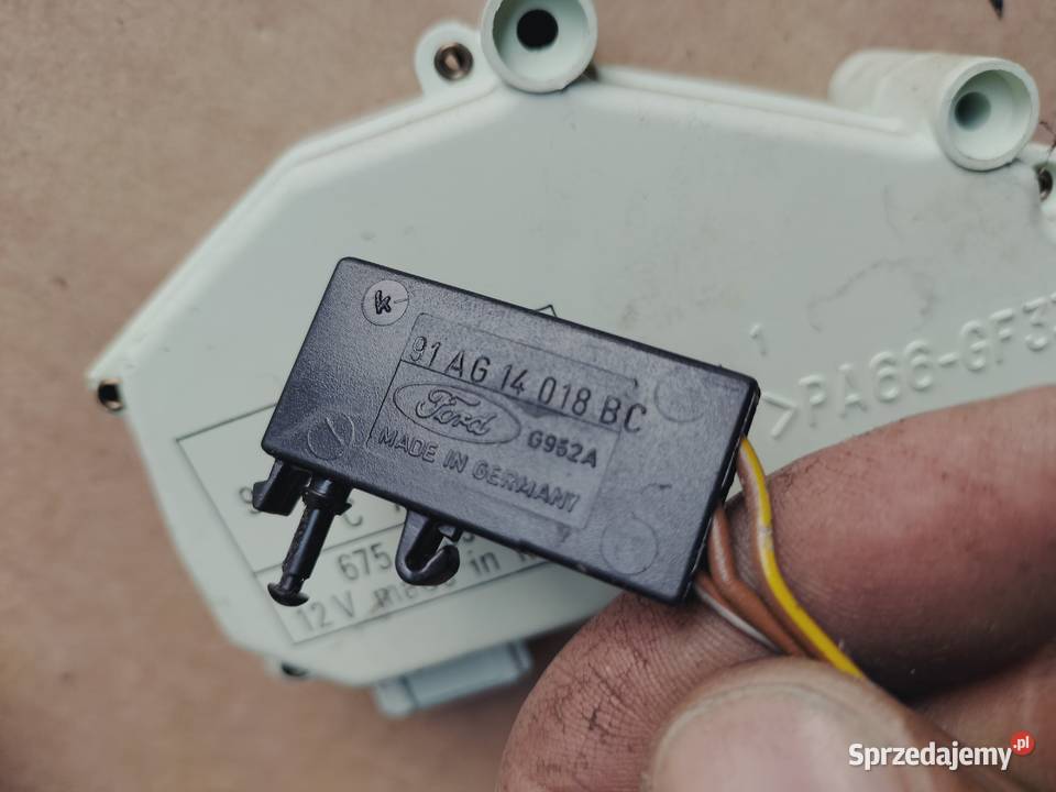 ZAMEK BAGAŻNIKA FORD MONDEO MK1 Kamień-Kolonia