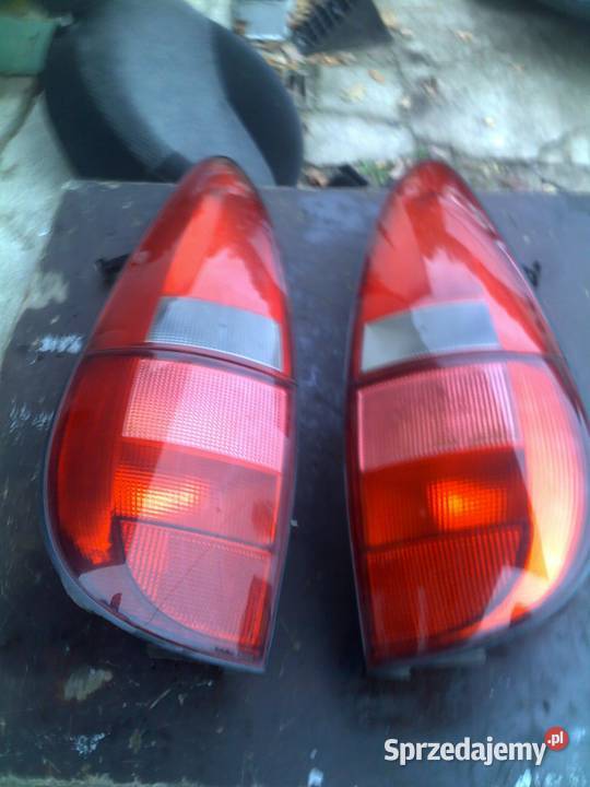 Lampa tył Renault Laguna 2000r kombi Dębno