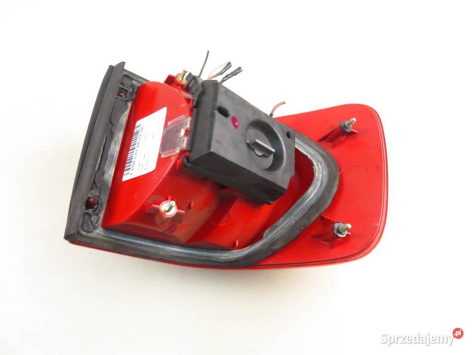 LAMPA PRAWA TYLNA AUDI 80 B4 8A0945096D