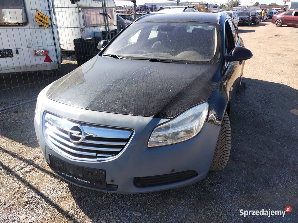 Samochód osobowy OPEL INSIGNIA TOURER SW Rok produkcji 2011 sprzedam