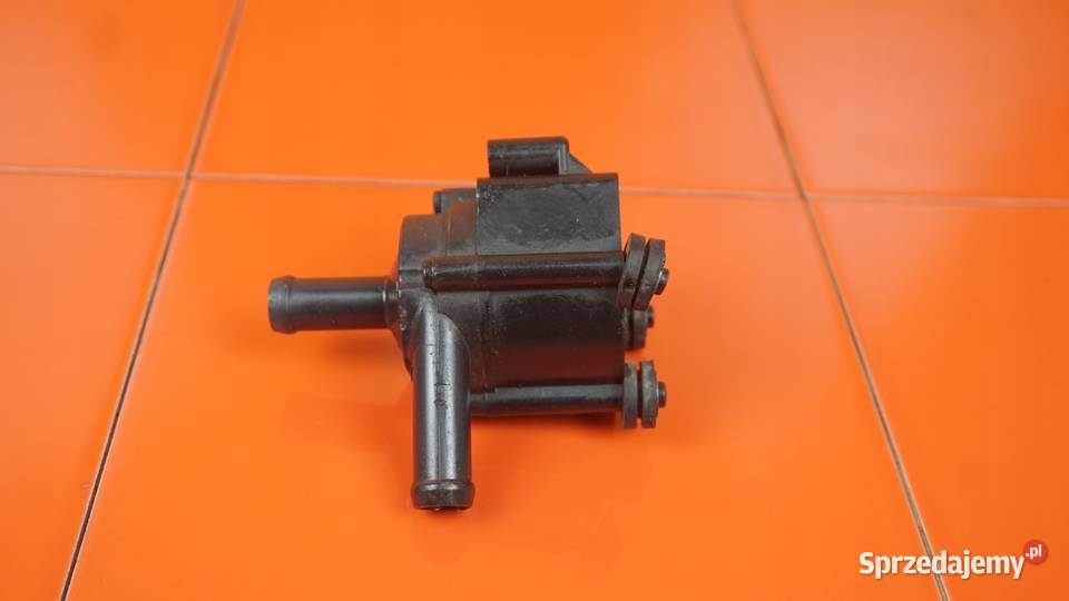 FIESTA MK7 B 10 ECOBOOST 14r 100 SFJA pompa wody Suków