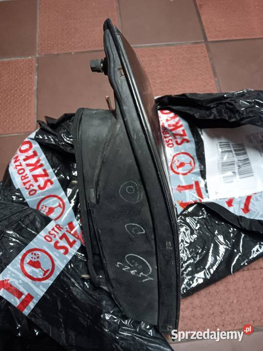Lampa prawa tylna klapy Lexus RX300 mk1 UE Rok produkcji 2002 Katowice