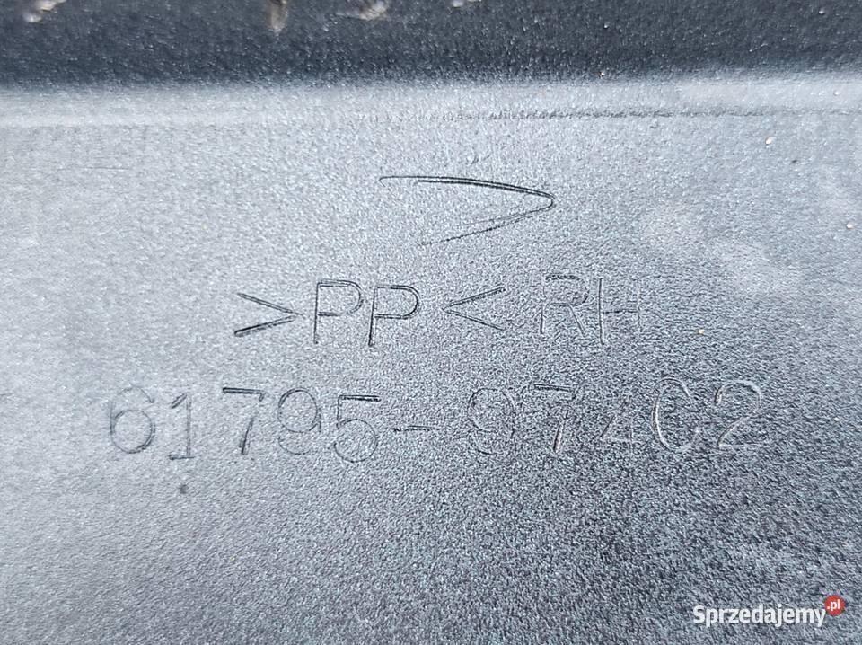 LISTWA PROGOWA PRÓG PRAWY DAIHATSU YRV 13 Nowy Tomyśl sprzedam