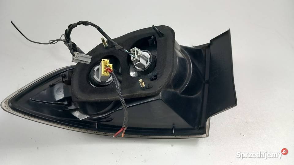 MAZDA 3 BK SEDAN LIFT LAMPA TYŁ LEWY Zbierkowo