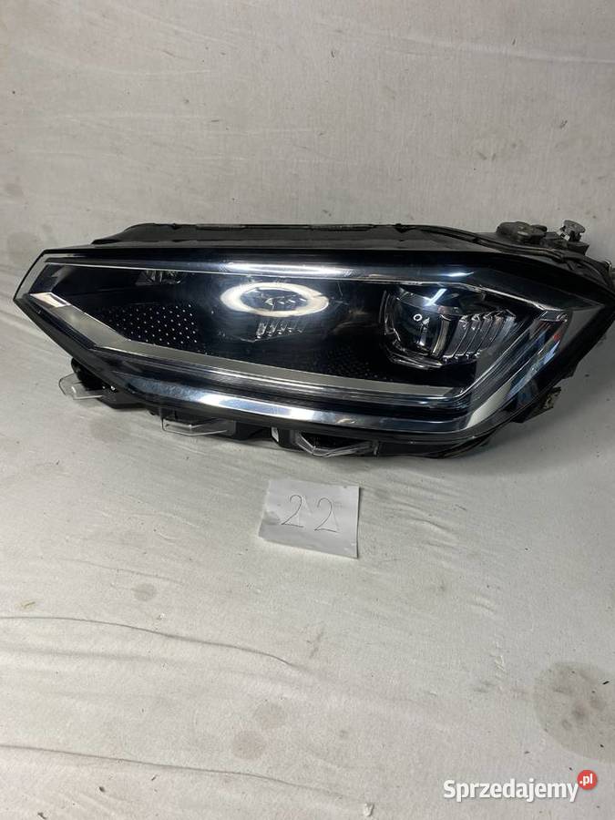 VW SPORTSVAN LIFT FULL LEWA PRZEDNIA LAMPA Jabłonna