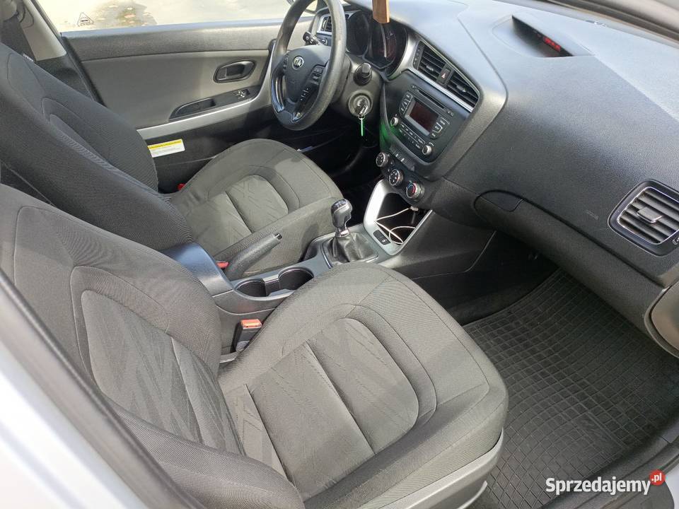 Kia Ceed 14 CRDI 90 2017 274600 srebrny Laskowa sprzedam