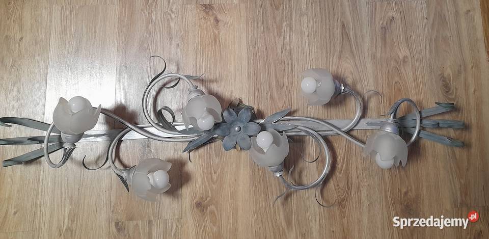 Mam na sprzedaż lampę sufitową ozdobną Posiada 6 Chorzów