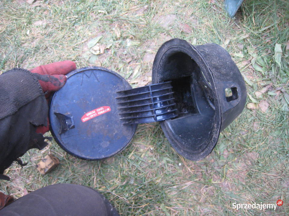 Klapka wlewu paliwa Ford mondeo mk2 granatowa Klapki wlewu paliwa Kraków sprzedam