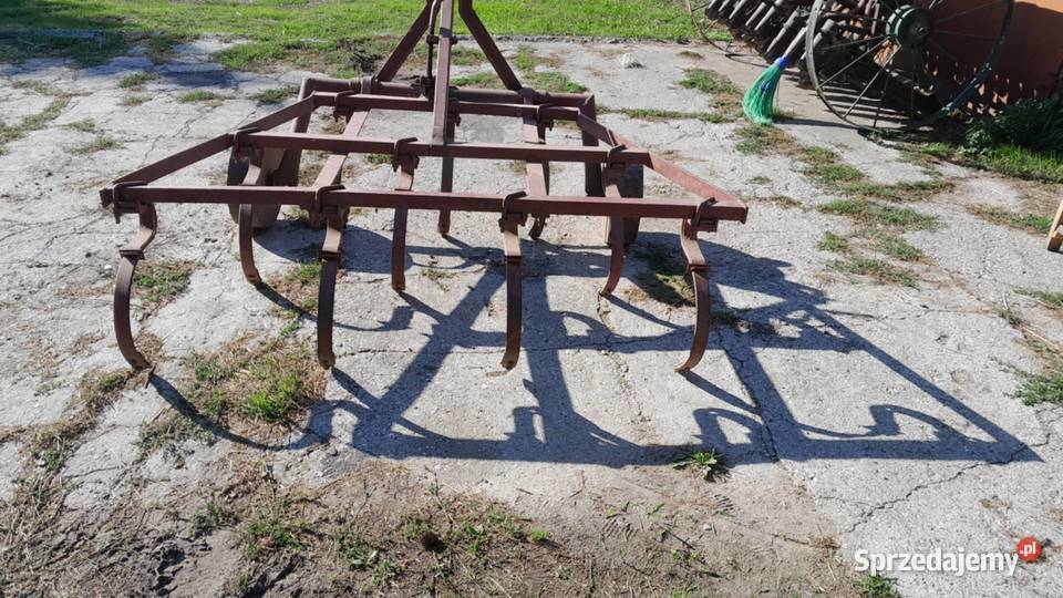 Kultywator ciągnikowy 10zębny na kołach Gródek Rządowy