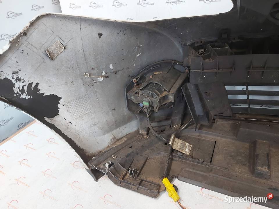 RENAULT CLIO III LIFT zderzak przód 8200799930 Zderzaki świętokrzyskie Kielce