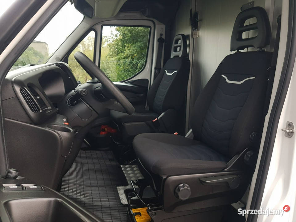 Iveco Daily KONTENER NISKOPODŁOGOWY 443x223x242 Poręba sprzedam