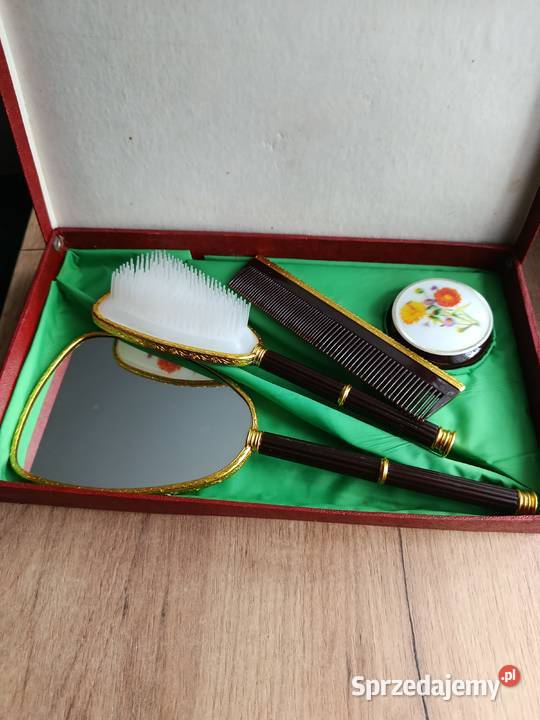 Sprzedam zestaw toaletowy Nefrettete z prl Choszczno