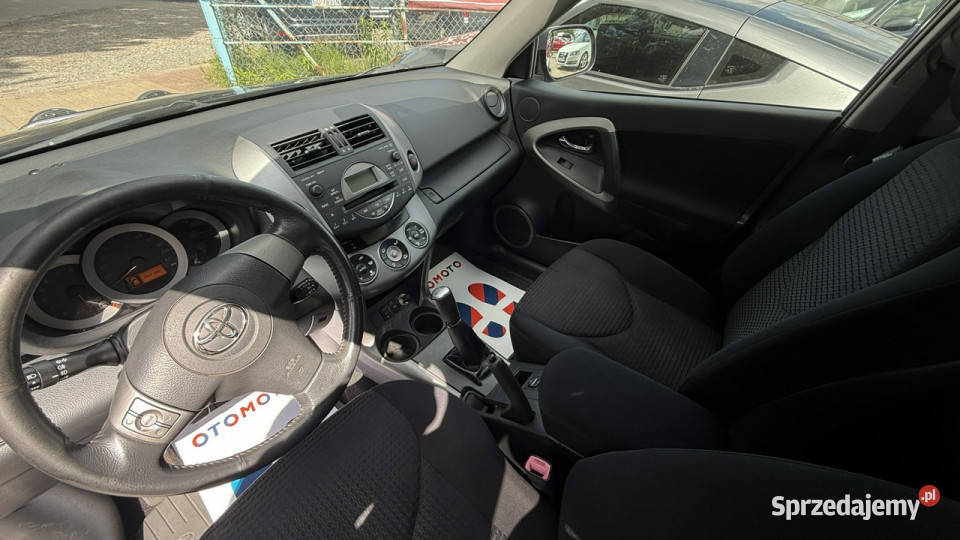 Toyota RAV4 20vvti 4x4 orurowany progi