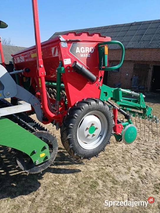 Siewnik zbożowy AgroMasz Sr250 Siewniki i sadzarki lubelskie Turobin