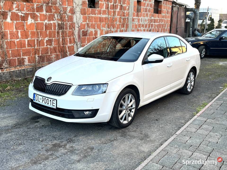 Skoda octavia III salon polski 2 właściciel 6 serwisowany w ASO Legnica