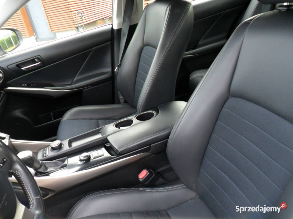 lexus IS 25 V6 benzyna 208 automat stan