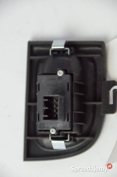 QUATTROPORTE S PRZYCISK UNOSZENIA SZYBY 2013 Lipno