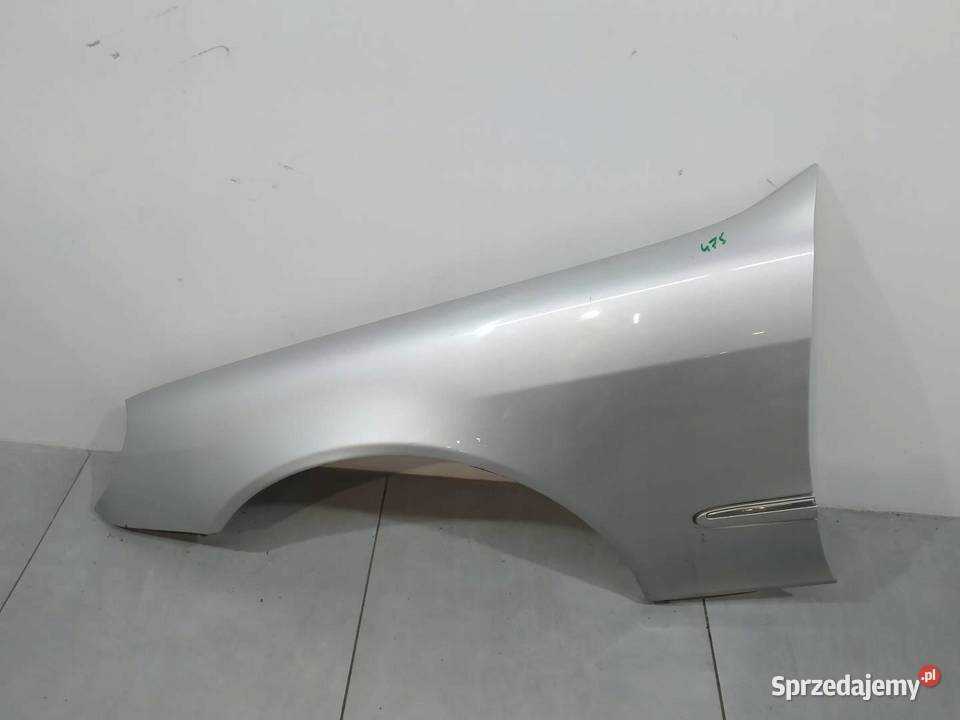 BŁOTNIK LEWY PRZÓD SREBRNY LIFT MercedesBenz