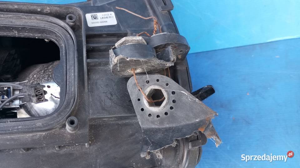 LAMPA LEWY PRZÓD REFLEKTOR EU FULL LED Nowy Tomyśl