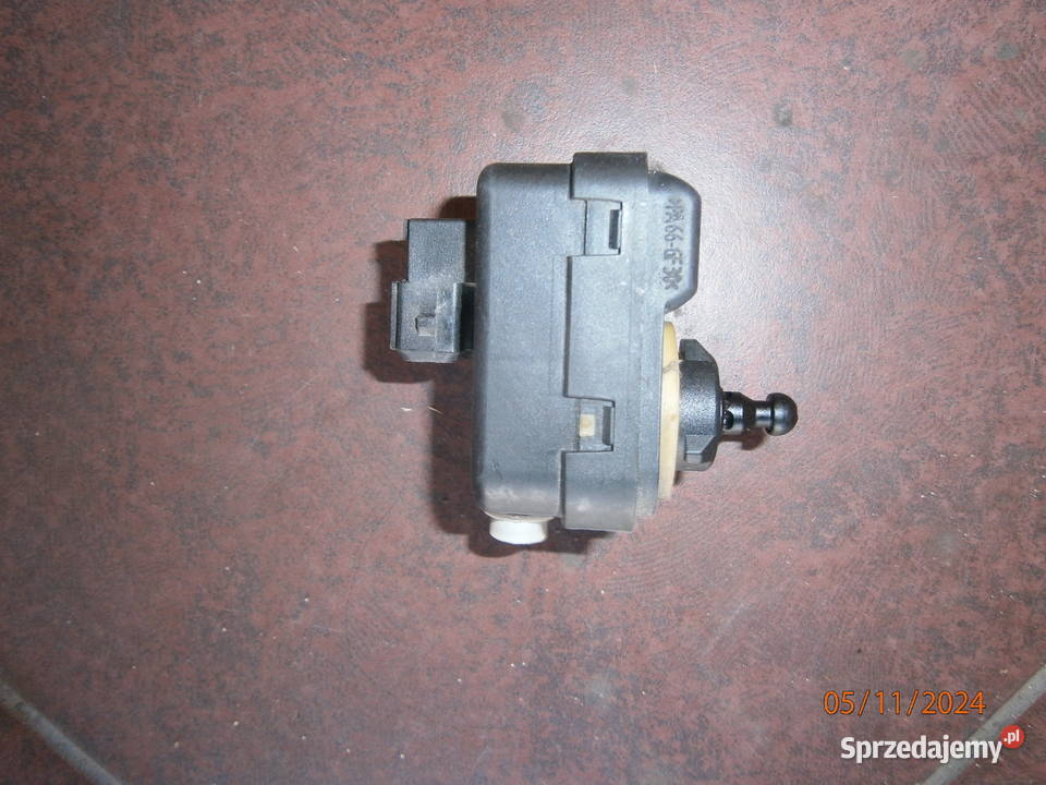 TOYOTA Yaris II części Poddębice sprzedam