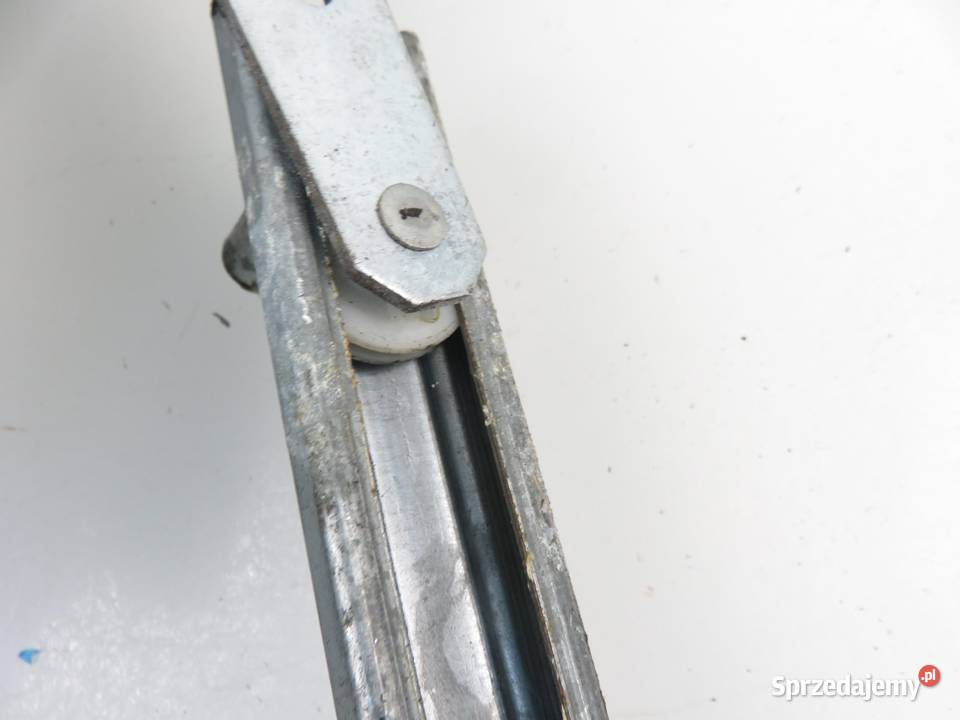 PODNOŚNIK SZYBY PRAWY TYLNY VW GOLF IV Cabriolet