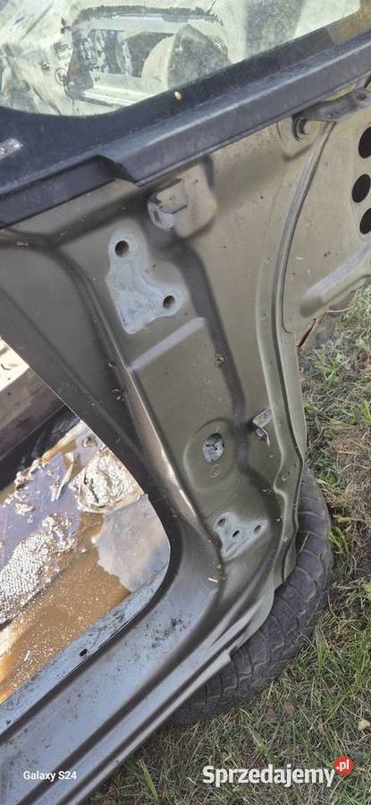 MITSUBISHI COLT 3D 2009PRÓG LEWY SŁUPEK PRAWY Wrocław sprzedam