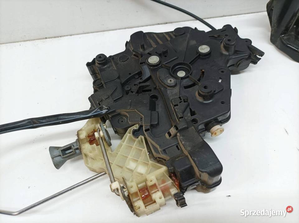 ZAMEK DRZWI TYŁ LEWY PRZESUWNY 2K5843653D VW Rok produkcji 2018 świętokrzyskie